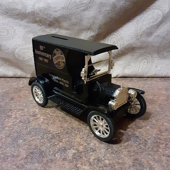 Ford Motor Company Officially Licensed Champion Sp - Picture 11 of 12